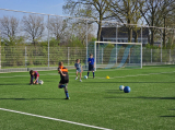 Trainingsavond S.K.N.W.K. JO7-1, JO11-1JM en JO12-1JM van maandag 8 april 2024 (31/79)